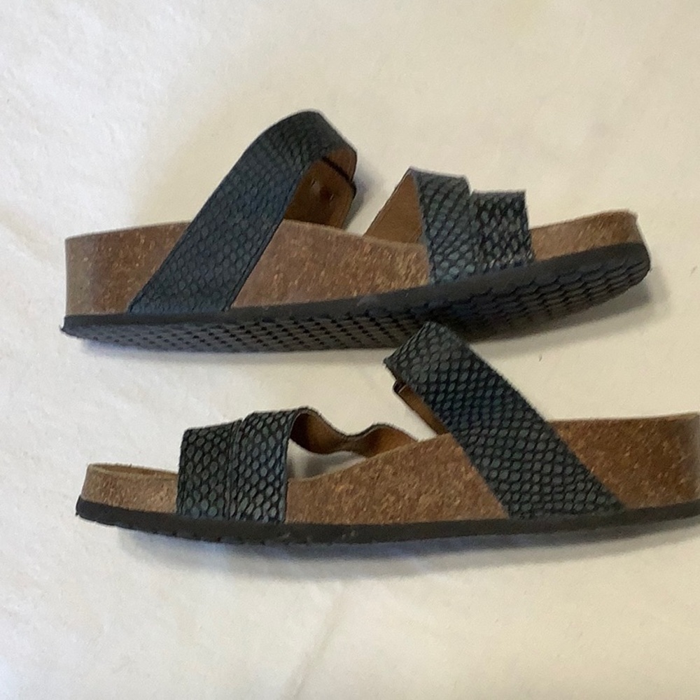 Spring Step Black Textured Sandals - Picture 2 of 7